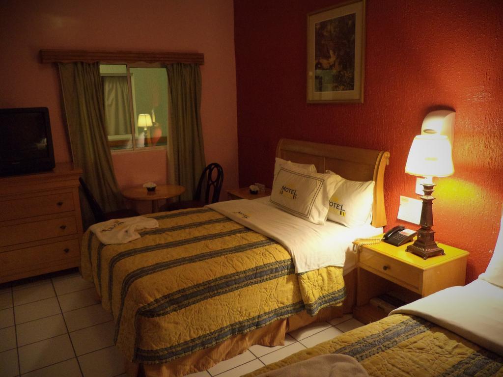 تيجوانا Hotel Diaz الغرفة الصورة