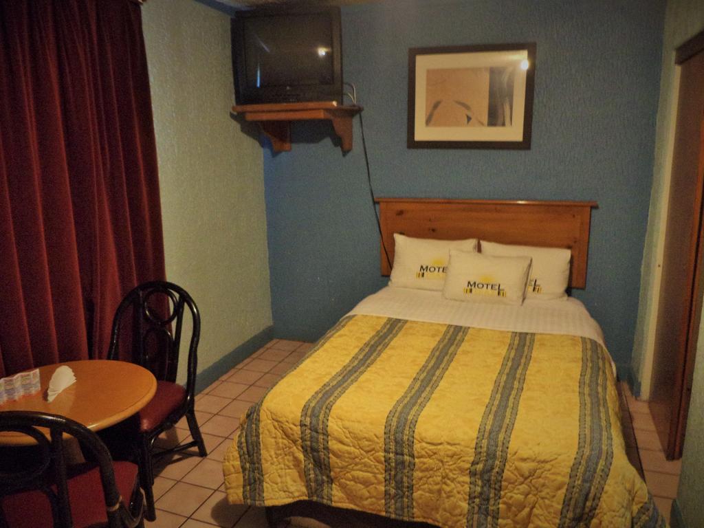 تيجوانا Hotel Diaz الغرفة الصورة